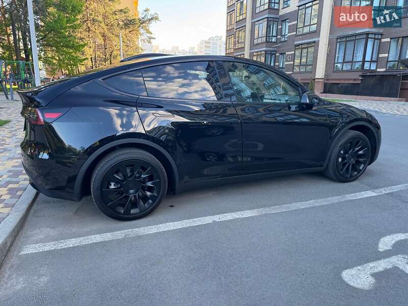 Внедорожник / Кроссовер Tesla Model Y 2024 в Киеве