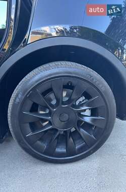 Внедорожник / Кроссовер Tesla Model Y 2024 в 