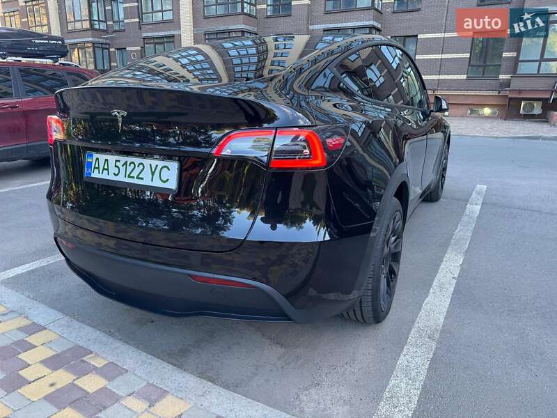 Внедорожник / Кроссовер Tesla Model Y 2024 в Киеве