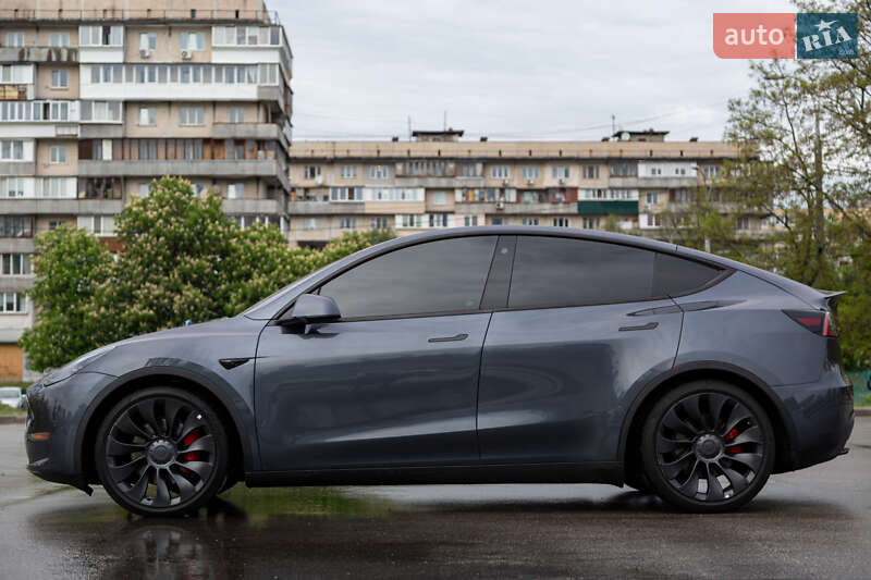 Внедорожник / Кроссовер Tesla Model Y 2022 в Киеве