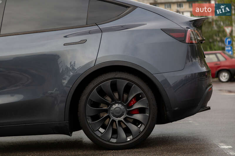 Внедорожник / Кроссовер Tesla Model Y 2022 в Киеве