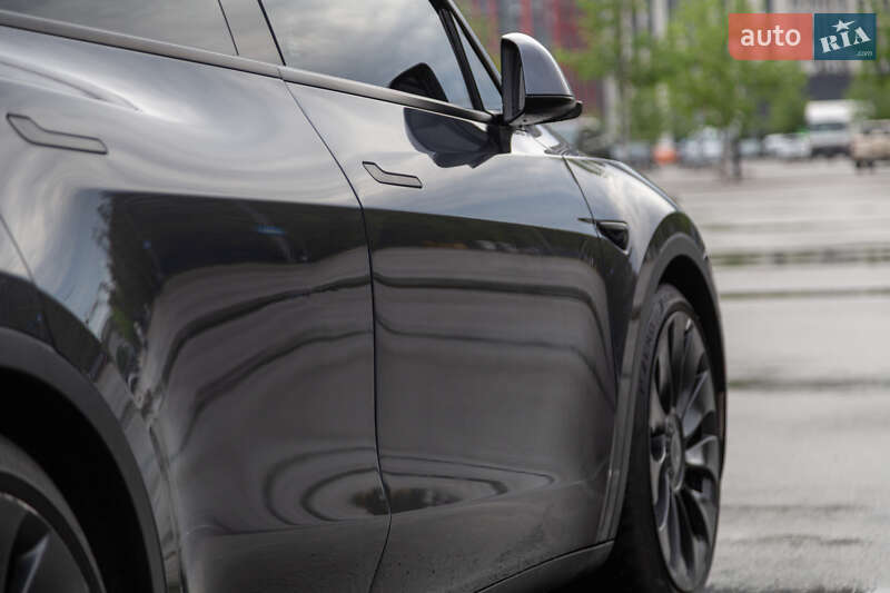 Внедорожник / Кроссовер Tesla Model Y 2022 в Киеве