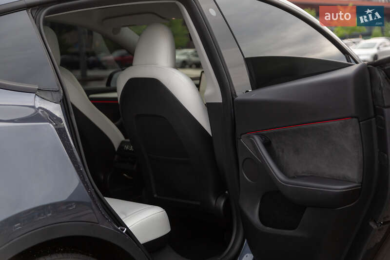 Внедорожник / Кроссовер Tesla Model Y 2022 в Киеве