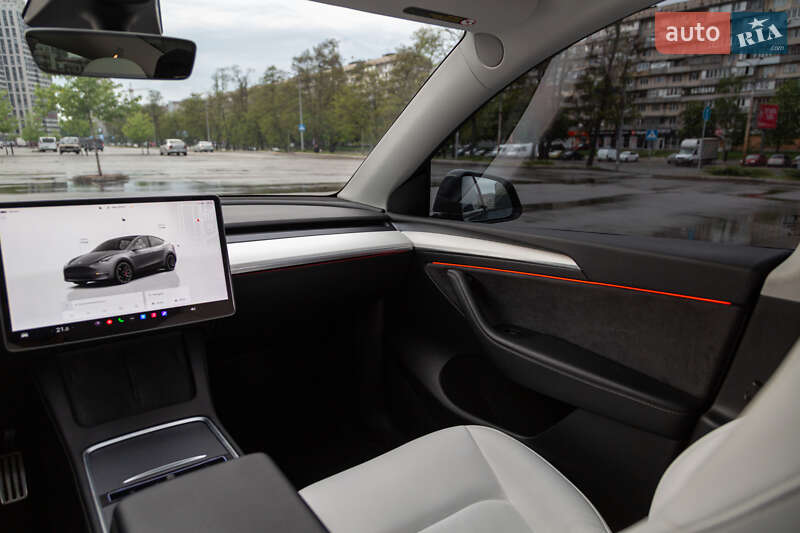 Внедорожник / Кроссовер Tesla Model Y 2022 в Киеве
