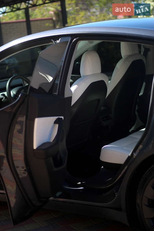 Внедорожник / Кроссовер Tesla Model Y 2021 в Днепре