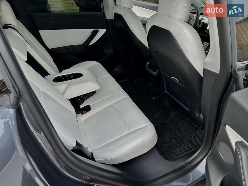 Внедорожник / Кроссовер Tesla Model Y 2021 в Днепре