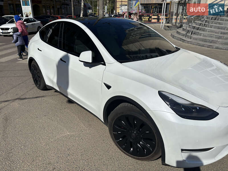 Внедорожник / Кроссовер Tesla Model Y 2022 в 