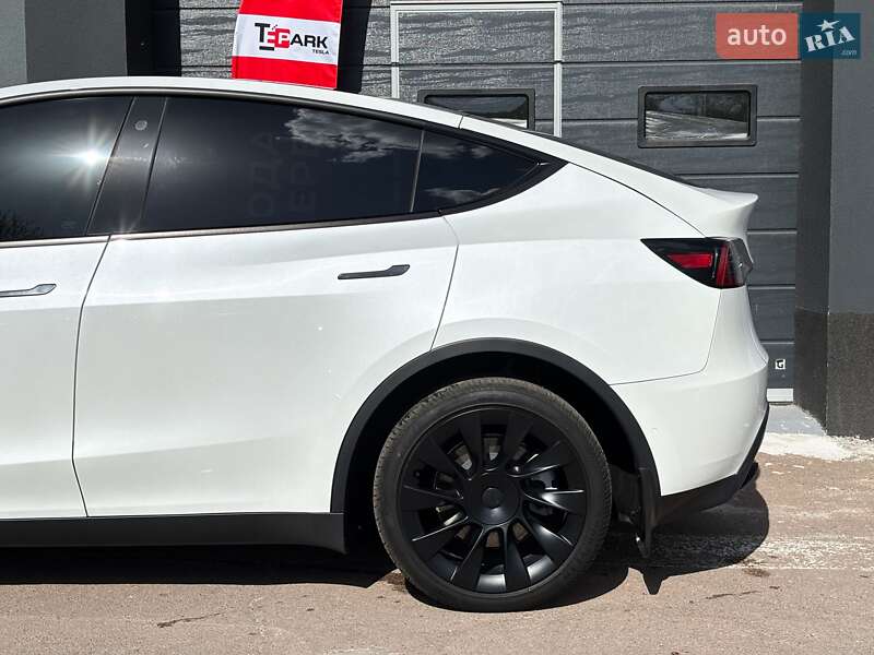Позашляховик / Кросовер Tesla Model Y 2021 в Києві