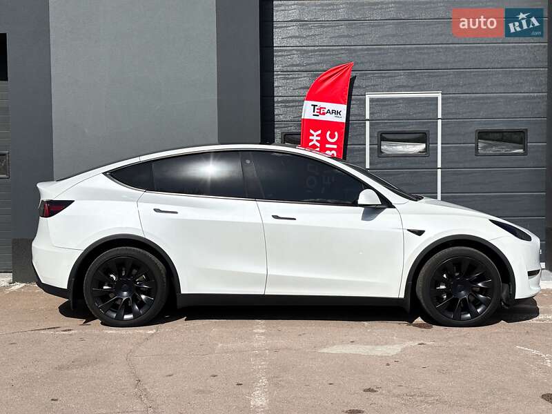 Позашляховик / Кросовер Tesla Model Y 2021 в Києві