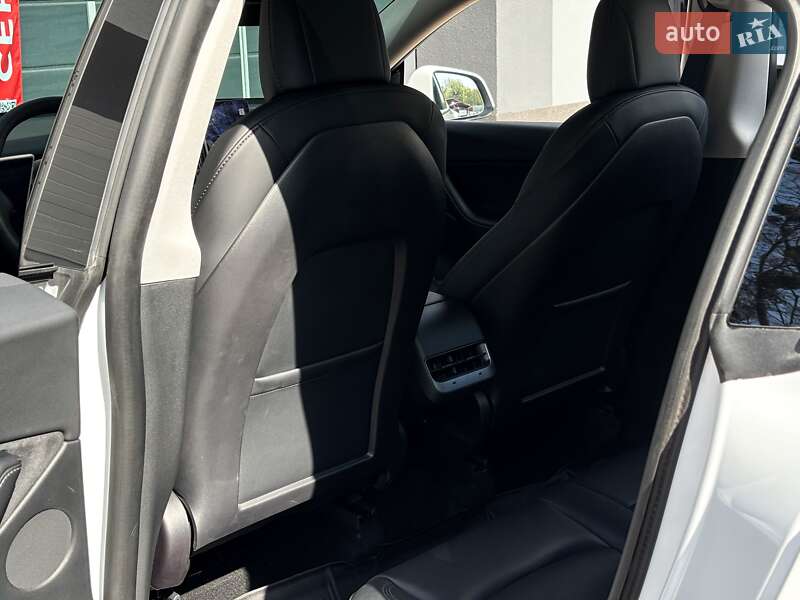 Позашляховик / Кросовер Tesla Model Y 2021 в Києві