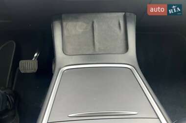 Внедорожник / Кроссовер Tesla Model Y 2022 в 