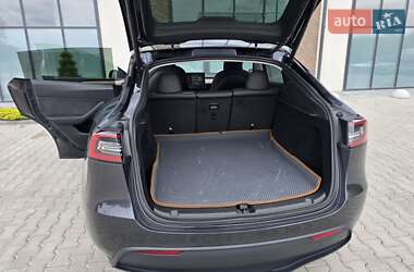 Внедорожник / Кроссовер Tesla Model Y 2024 в 