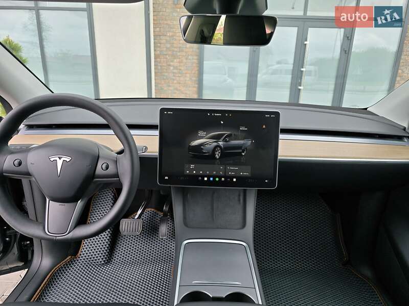 Внедорожник / Кроссовер Tesla Model Y 2024 в Тернополе