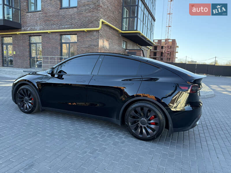 Внедорожник / Кроссовер Tesla Model Y 2021 в Полтаве