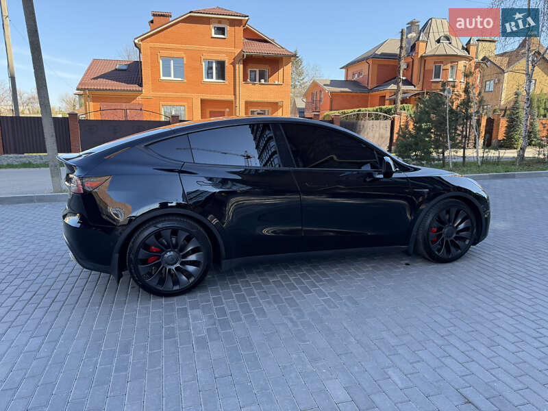 Внедорожник / Кроссовер Tesla Model Y 2021 в Полтаве