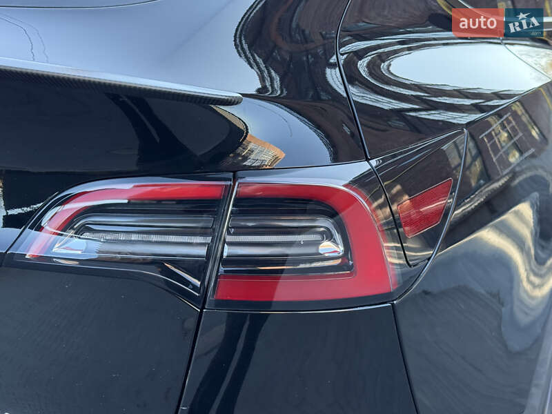Внедорожник / Кроссовер Tesla Model Y 2021 в Полтаве