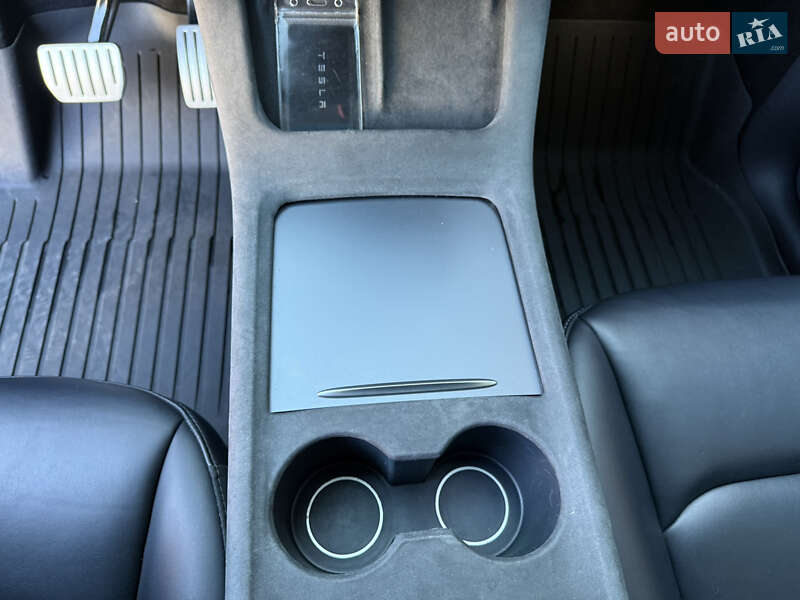 Внедорожник / Кроссовер Tesla Model Y 2021 в Полтаве