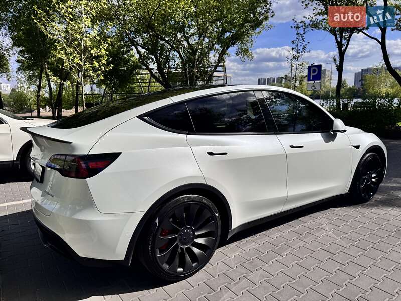 Позашляховик / Кросовер Tesla Model Y 2022 в Києві