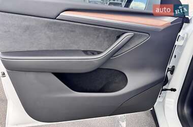 Позашляховик / Кросовер Tesla Model Y 2022 в 
