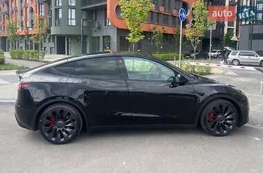 Позашляховик / Кросовер Tesla Model Y 2023 в 