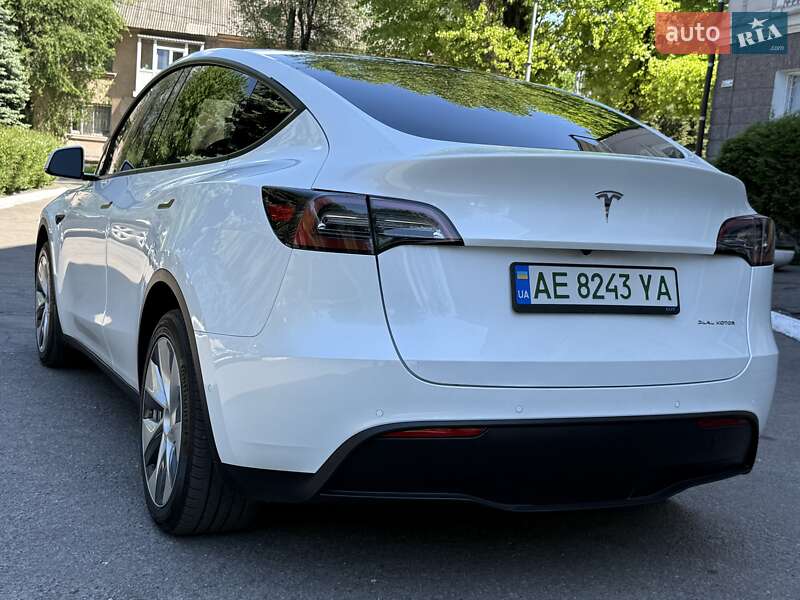 Позашляховик / Кросовер Tesla Model Y 2021 в Кам'янському
