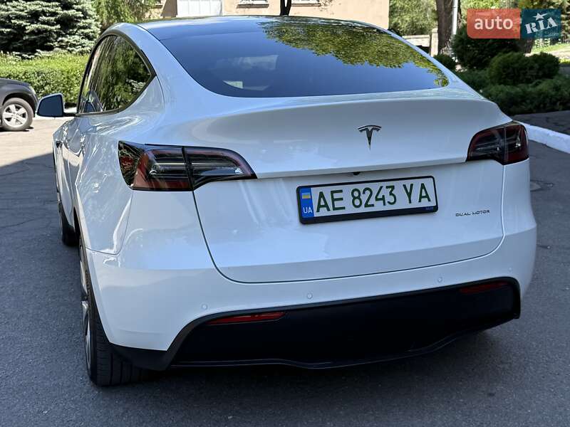 Позашляховик / Кросовер Tesla Model Y 2021 в Кам'янському