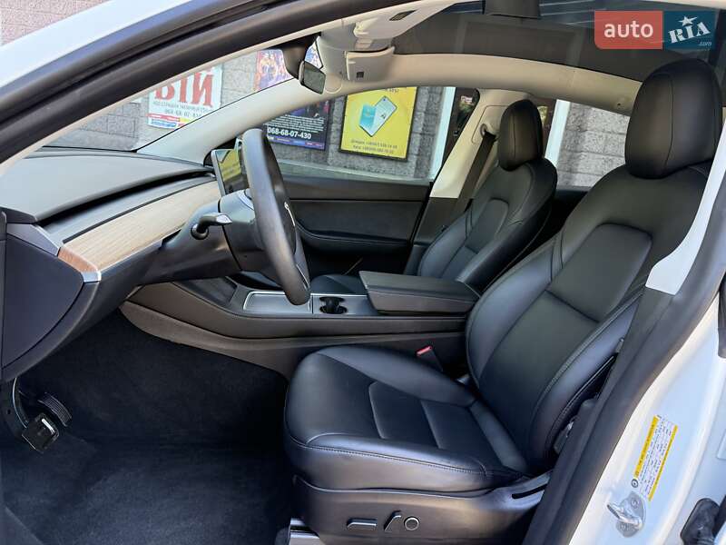 Позашляховик / Кросовер Tesla Model Y 2021 в Кам'янському