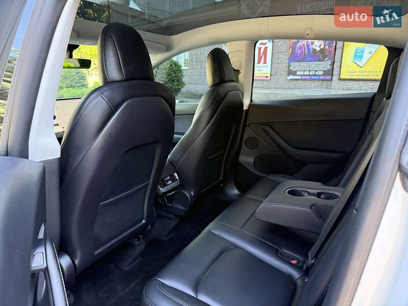 Позашляховик / Кросовер Tesla Model Y 2021 в Кам'янському