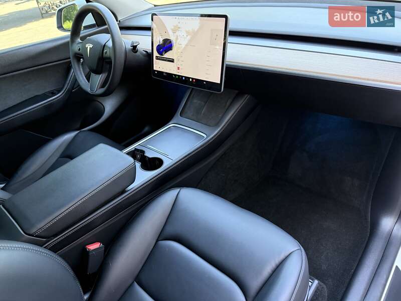 Позашляховик / Кросовер Tesla Model Y 2021 в Кам'янському