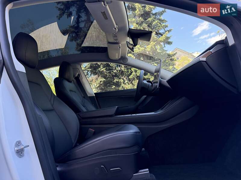Позашляховик / Кросовер Tesla Model Y 2021 в Кам'янському