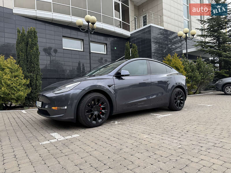 Внедорожник / Кроссовер Tesla Model Y 2021 в Виннице