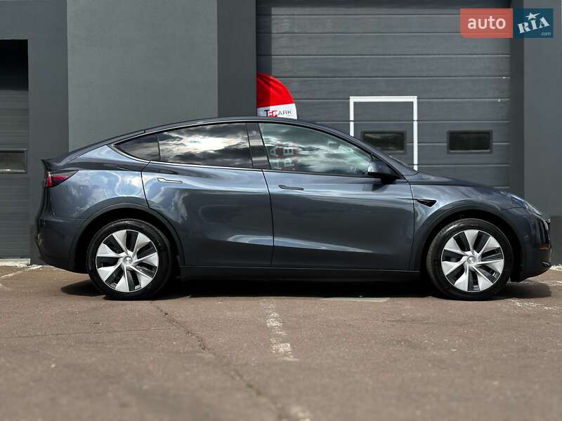 Внедорожник / Кроссовер Tesla Model Y 2023 в Киеве