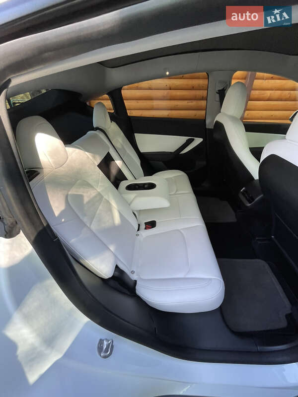 Внедорожник / Кроссовер Tesla Model Y 2021 в Днепре
