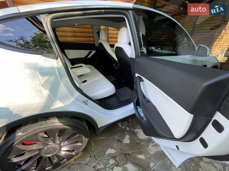 Внедорожник / Кроссовер Tesla Model Y 2021 в Днепре