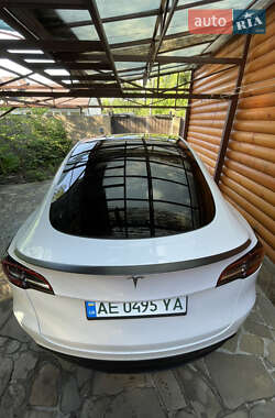 Внедорожник / Кроссовер Tesla Model Y 2021 в 