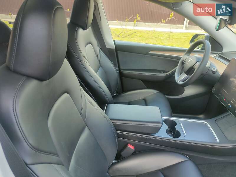 Позашляховик / Кросовер Tesla Model Y 2023 в Києві