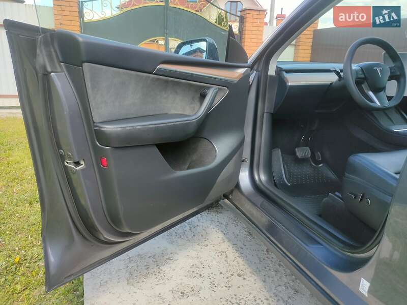 Позашляховик / Кросовер Tesla Model Y 2023 в Києві