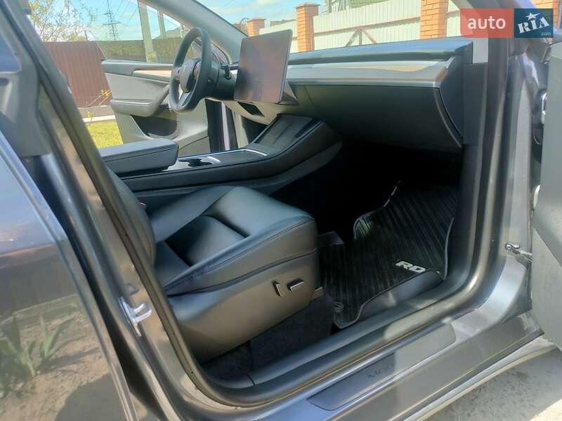 Позашляховик / Кросовер Tesla Model Y 2023 в Києві