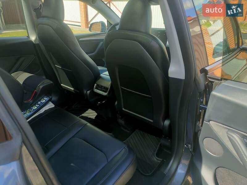Позашляховик / Кросовер Tesla Model Y 2023 в Києві