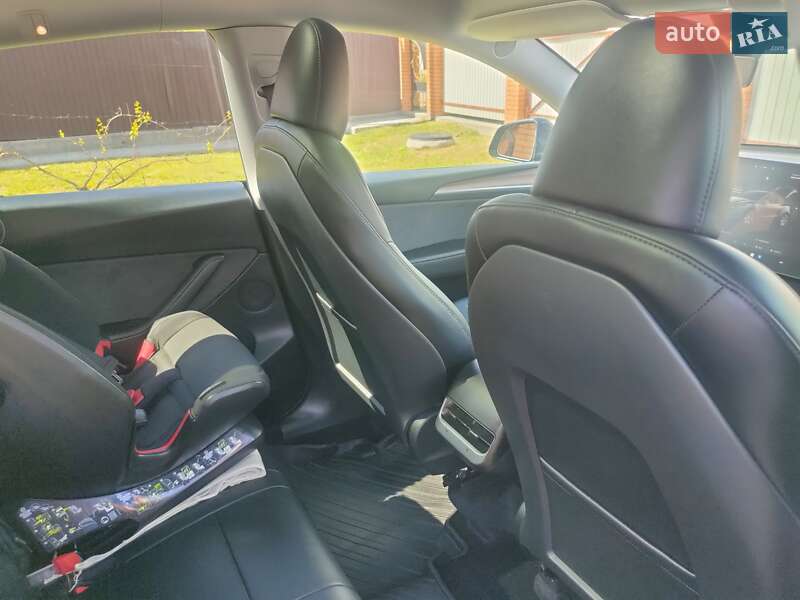 Позашляховик / Кросовер Tesla Model Y 2023 в Києві