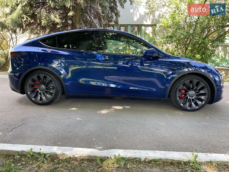Внедорожник / Кроссовер Tesla Model Y 2022 в Ровно