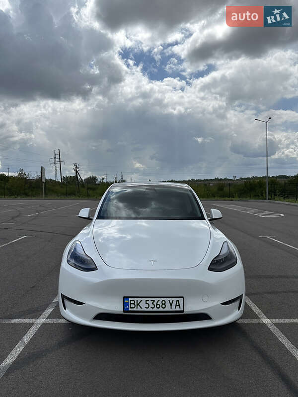Позашляховик / Кросовер Tesla Model Y 2021 в Рівному