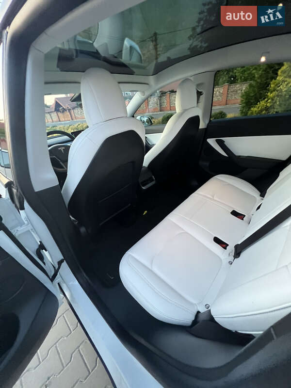 Внедорожник / Кроссовер Tesla Model Y 2020 в Луцке