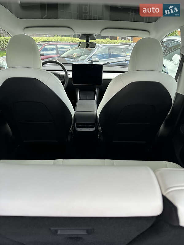 Внедорожник / Кроссовер Tesla Model Y 2021 в Киеве