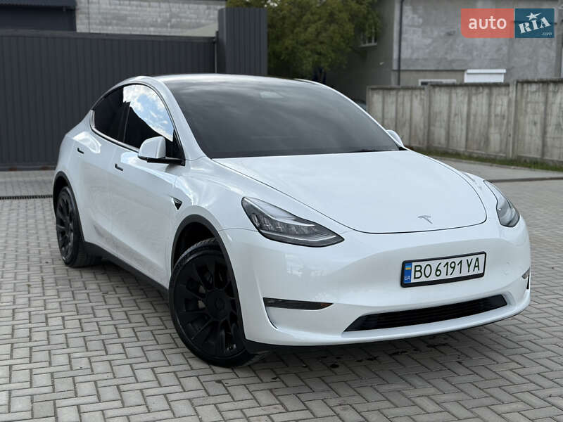Tesla Model Y 2023