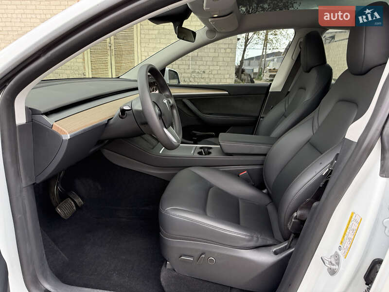 Внедорожник / Кроссовер Tesla Model Y 2023 в Тернополе