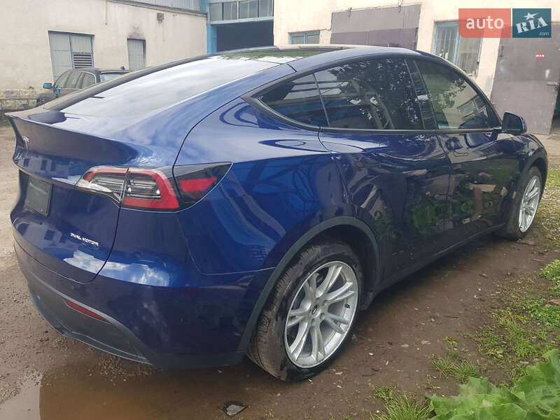 Внедорожник / Кроссовер Tesla Model Y 2023 в Киеве
