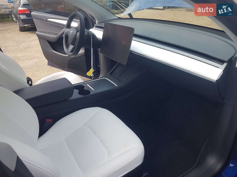 Внедорожник / Кроссовер Tesla Model Y 2023 в Киеве