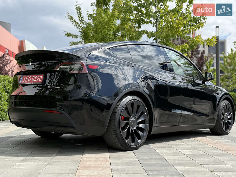 Внедорожник / Кроссовер Tesla Model Y 2023 в Киеве