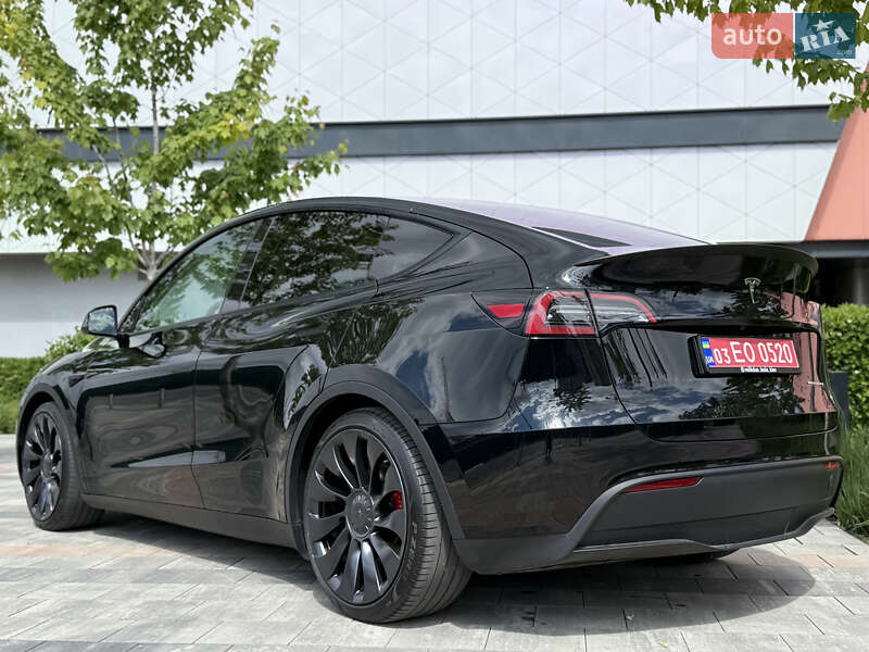 Внедорожник / Кроссовер Tesla Model Y 2023 в Киеве